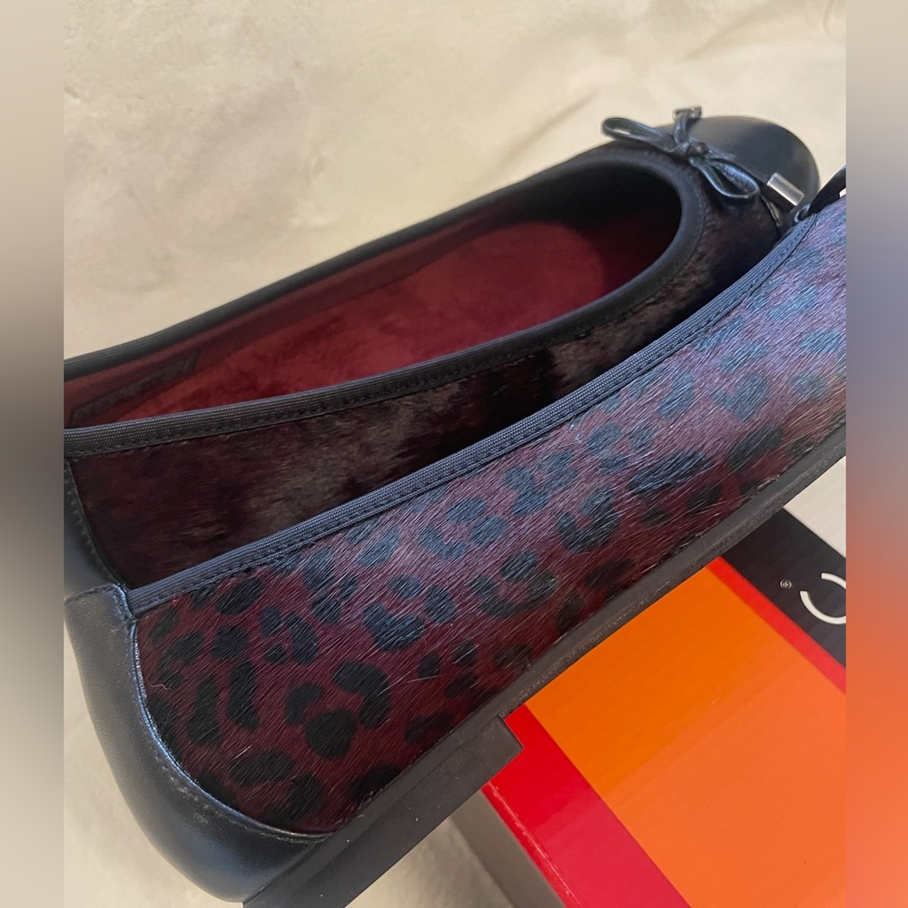 Vionic Woman’s Spark Mina flats - wine Leopard size 9 W